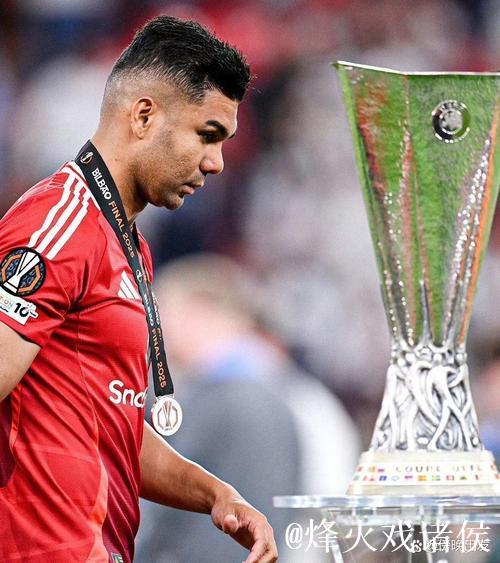 曾效力于曼联的天才双足齐飞：欧冠梅开二度+荣膺MVP！20